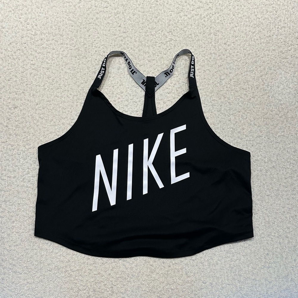Nike Cropped Workout Top